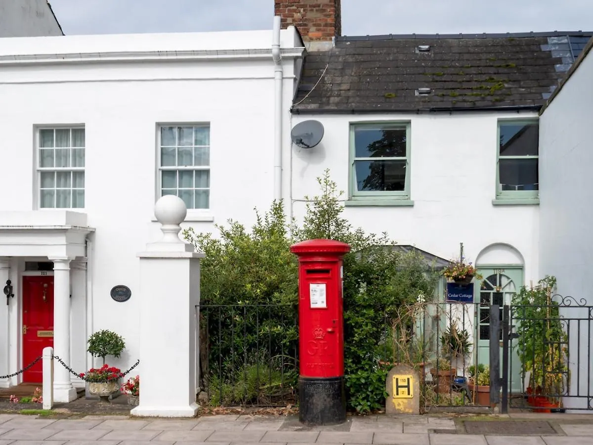 Pass The Keys Bath Road Retreat 2 Bedrooms With Garden Cheltenham Holiday home