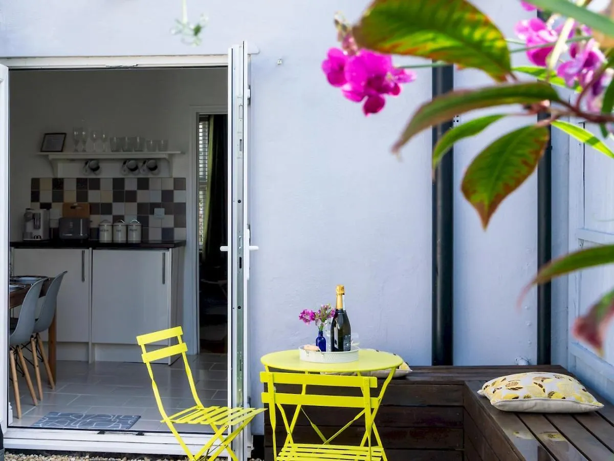 Pass The Keys Bath Road Retreat 2 Bedrooms With Garden Cheltenham United Kingdom